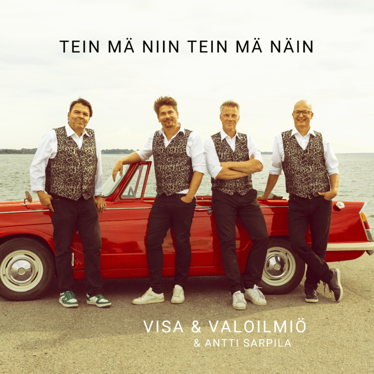 Visa & Valoilmiön singlen kannessa muusikot ovat punaisen avoauton edessä.