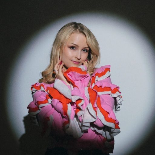 Berta, siglen kansi Kuu.